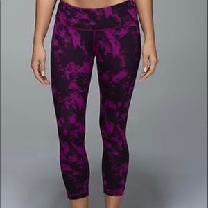 Lululemon berry/Bordeaux Wunder under crop